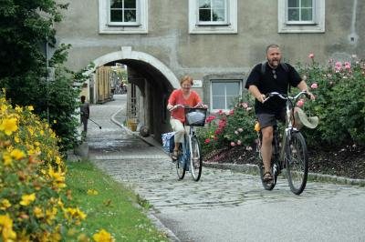 Fietsers tussen passau en wenen